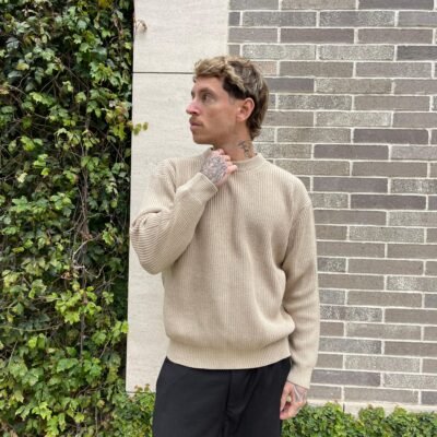 RIBBED KNIT SWEATER